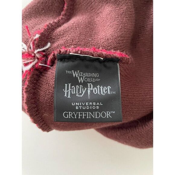 Harry Potter Gryffindor Knit Pom Pom Beanie Winter Hat Embroidered - Picture 5 of 6